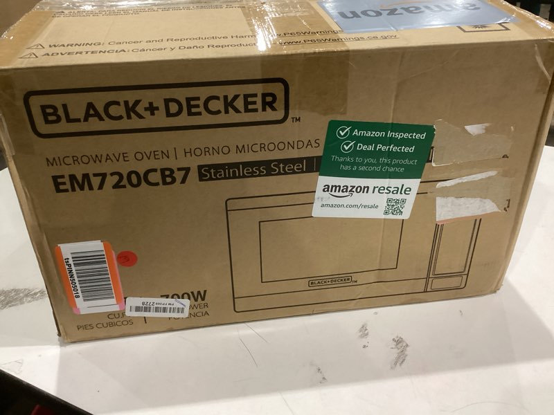 Condition photo showing Good Condition for BLACK+DECKER EM720CB7 Digital Microwave Oven with Turntable Push-Button Door, Child Safety Lock, 700W, Stainless Steel, 0.7 Cu.ft 0.7 cu. ft.
