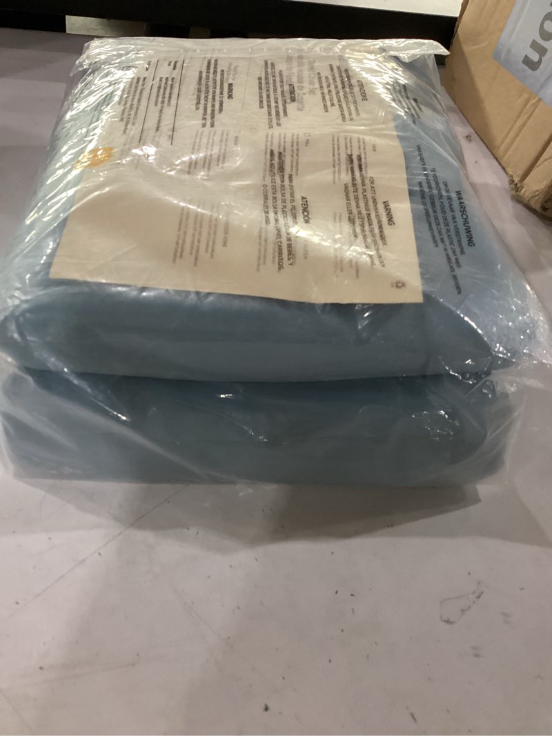 Condition photo showing Good Condition for bedsure mineral blue duvet cover king size - 3 pieces prewashed cotton-like polyester extra soft bedding set, includes 1 duvet cover 104x90 inches with zipper closure & 2 pillow shams, no comforter 05 - mineral blue (no comforter) king (104" x 90")