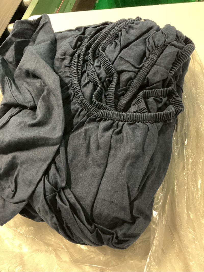 Condition photo showing Good Condition for european linen sheet set, split king, navy