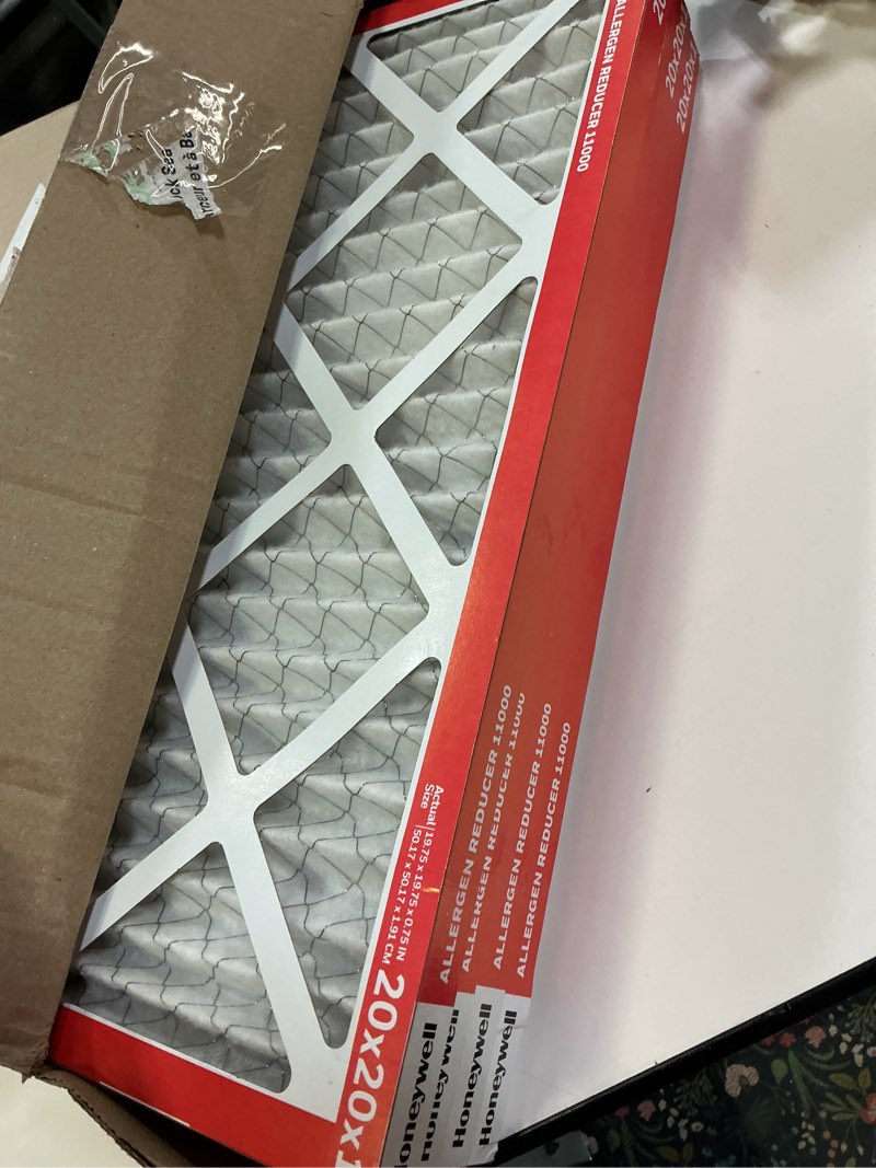 Condition photo showing Good Condition for Honeywell 20x20x1 MERV 11 Allergen Reducer 11000 Electrostatic Pleated HVAC AC Furnace Air Filter (4