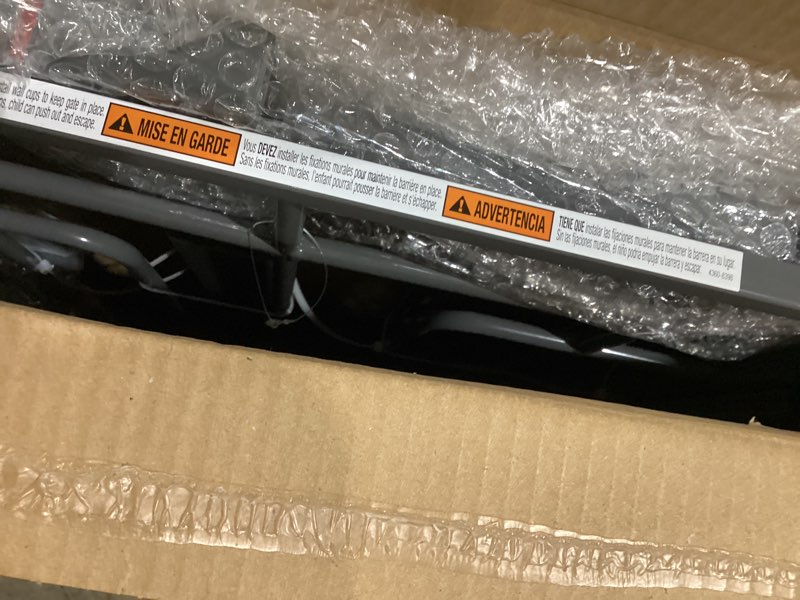 Condition photo showing Good Condition for safety 1st contemporary tall-and-wide gate, grey