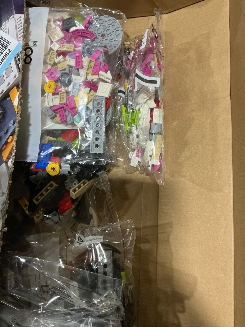 Condition photo showing Good Condition for LEGO Star Wars Ahsoka Ghost and Phantom II Spaceship Toy - Star Wars Building Toys Set for Kids, Boys & Girls, Ages 10+ - Gifts for Birthdays - 5 Minifigures - 75357