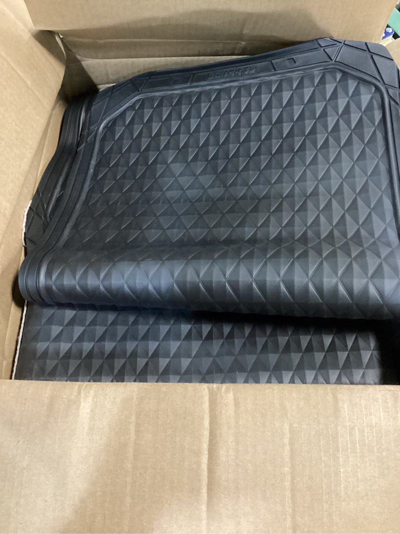 Condition photo showing Good Condition for Mats Black Heavy Duty Car Floor Rubber Universal Anti Slip Waterproof Mat Durabl 5 pieces