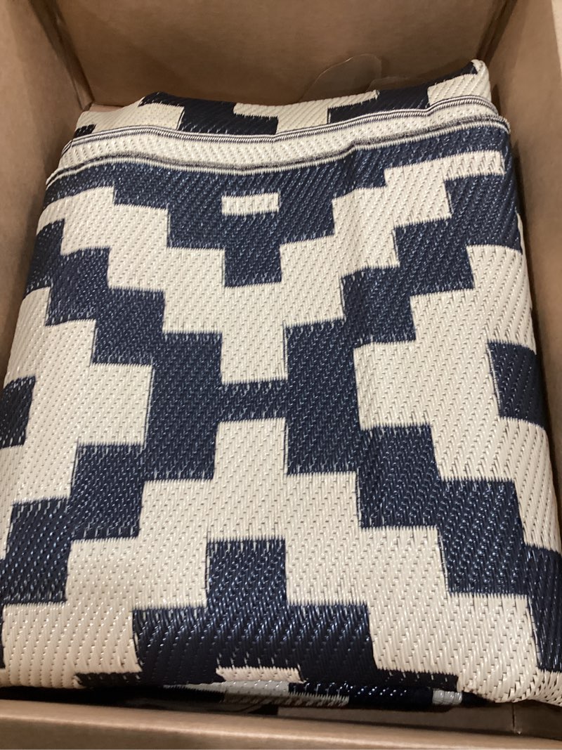 Condition photo showing Good Condition for sand mine waterproof outdoor rug 9x18 ft, plastic reversible rug, modern area rug, large floor mat for outdoors, rv, patio, backyard, deck, picnic, beach, camping, black & beige black & beige 9' x 18'