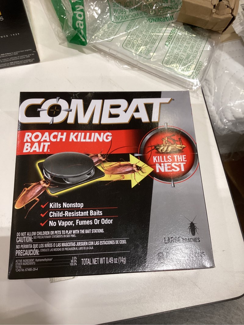 Condition photo showing New/Like New for Combat Roach Killing Bait, Roach Bait Station For Large Roaches, Kills The Nest, Child-Resistant, 8 Count,Insects