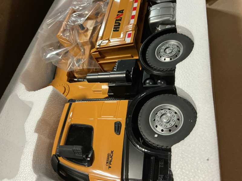 Condition photo showing Good Condition for us in stock, huina 1575 rc 1/14 timber grab truck dumper model 2.4g radio 1200mah battery hobby grade model for birthday gift