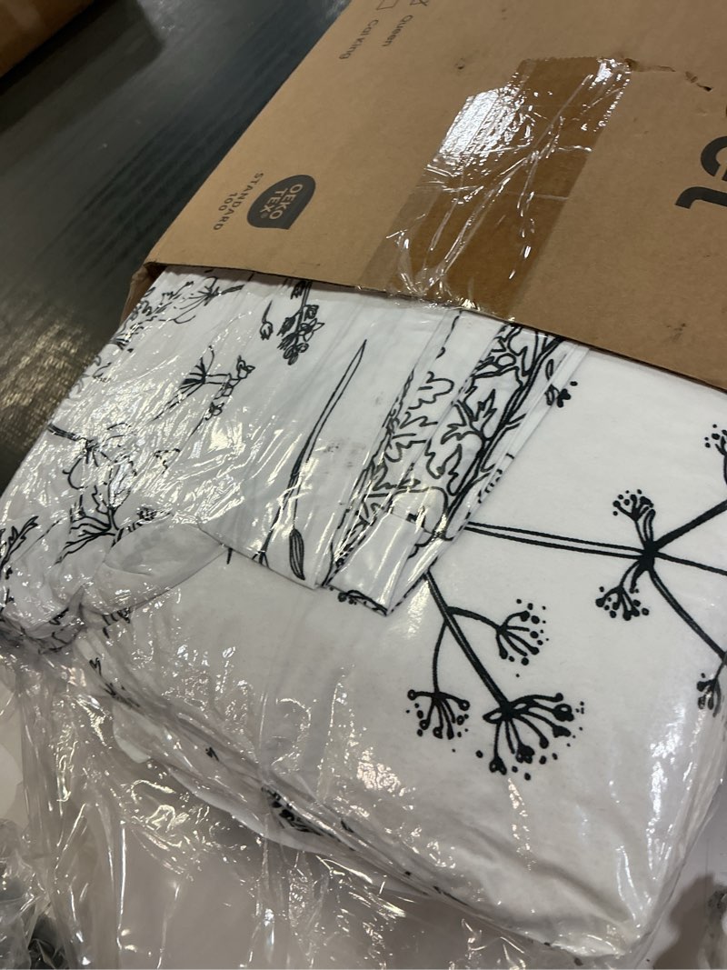 Condition photo showing New/Like New for love's cabin white queen size comforter set - queen comforter set, 3 pieces cute floral bedding sets for all seasons,1 soft reversible botanical flowers comforter and 2 pillow shams queen (90"x90") 02 - white