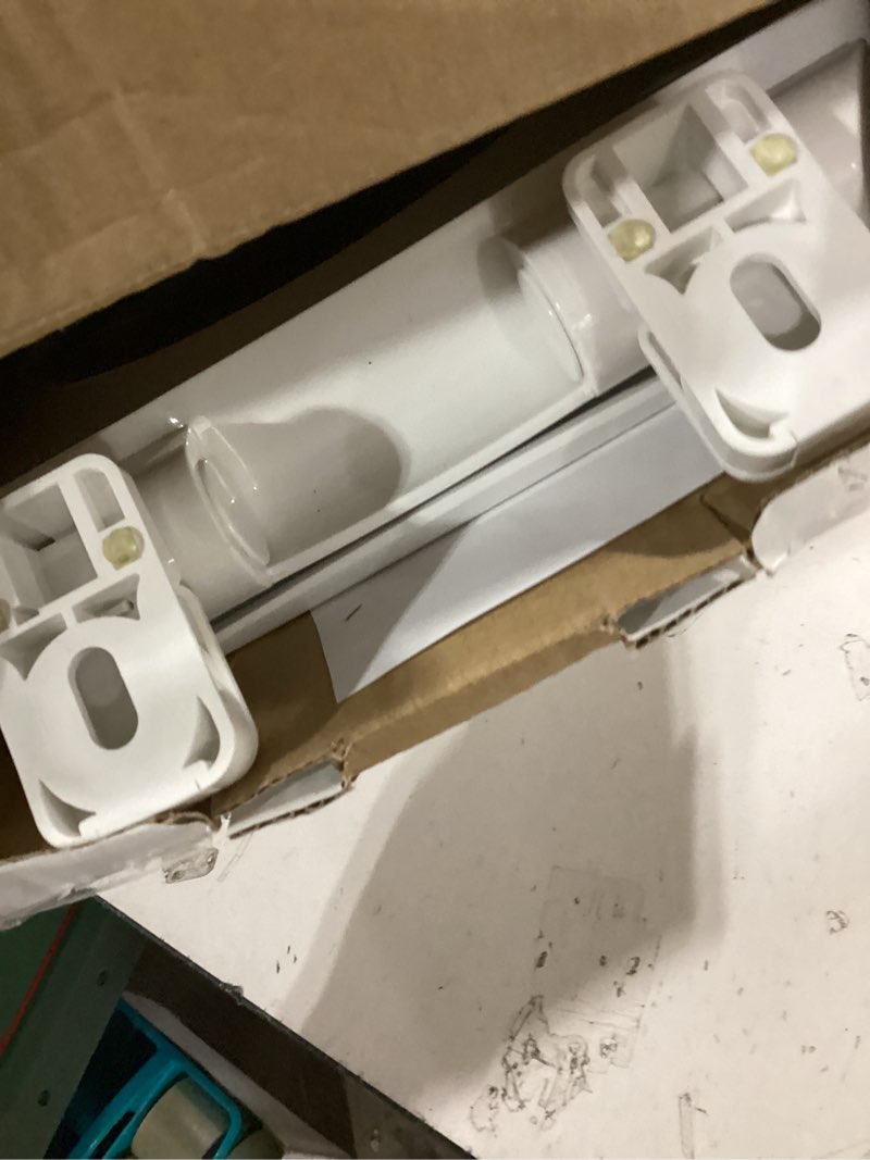 Condition photo showing Good Condition for Round(Standard) Toilet Seat, Soft-Slow Close, Round Toilet Seat For Round Toilets, Quiet-Close Lid And Seat, Easy To Install And Clean, Never Loosen, White(16.5") White Round(Standard)