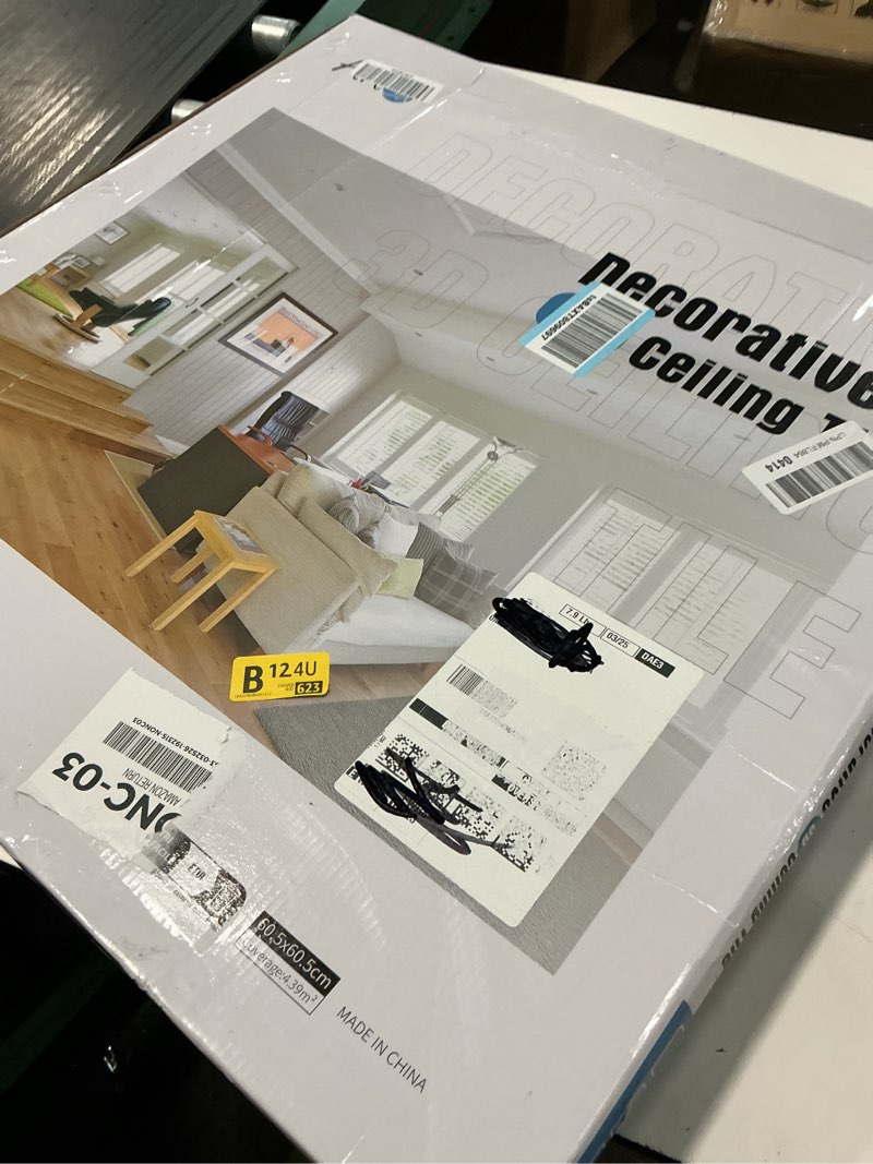 Condition photo showing New/Like New for art3d decorative pvc drop ceiling tile 2ft x 2ft in white,glue up ceiling panel 24 x 24in.12pcs 24*24 white 12