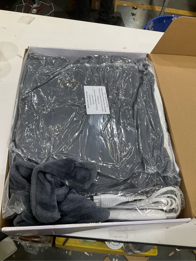 Condition photo showing Good Condition for Wearable Heated Blanket with Foot Pocket, Electric Wearable Throw Blanket with Sleeves, Hood, Portable Heated Blanket with 8 Heat Settings, 1-10 Hours Auto Shut-off, Gift for Family, Friends, 50*70" Grey