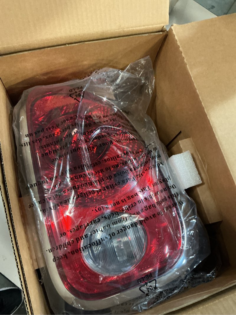 Condition photo showing New/Like New for for mini cooper countryman r60 2011-2016 tail light assembly unit passenger side mc2819103