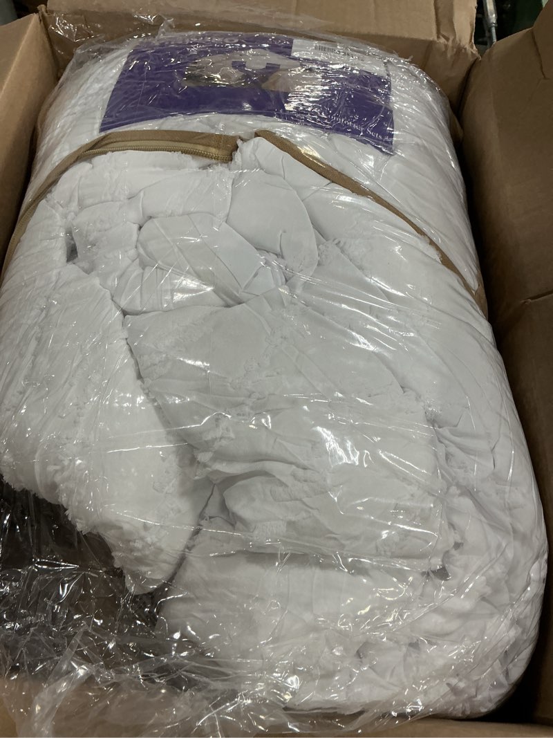 Condition photo showing As Is for yirddeo white full size comforter set 3pcs, boho full comforter set farmhouse full size bedding set, vertical tufted full bed set, lightweight neutral full bedroom set (1 comforter 2 pillowcase)