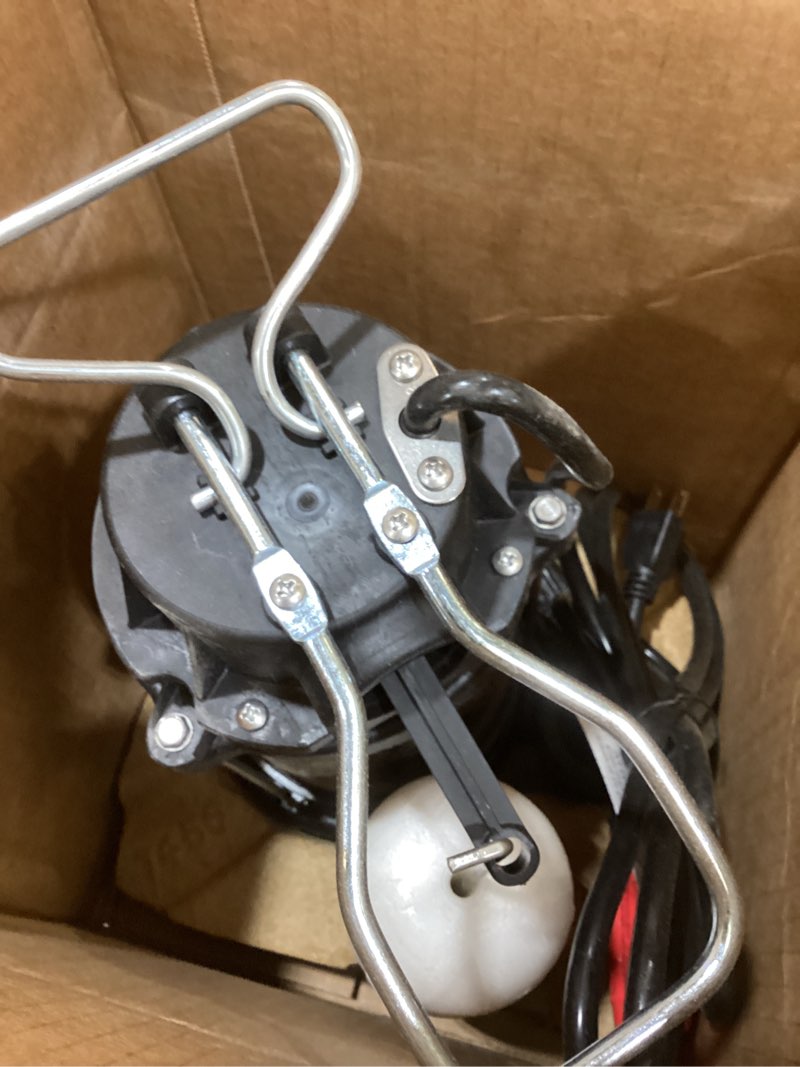 Condition photo showing New/Like New for WAYNE CDU790-1/3 HP Submersible Cast Iron and Stainless Steel Sump Pump with Integrated Vertical Float Switch - Up to 4,600 Gallons Per Hour - Heavy Duty Basement Sump Pump, Black 1/3 HP Coated Steel Sump Pump