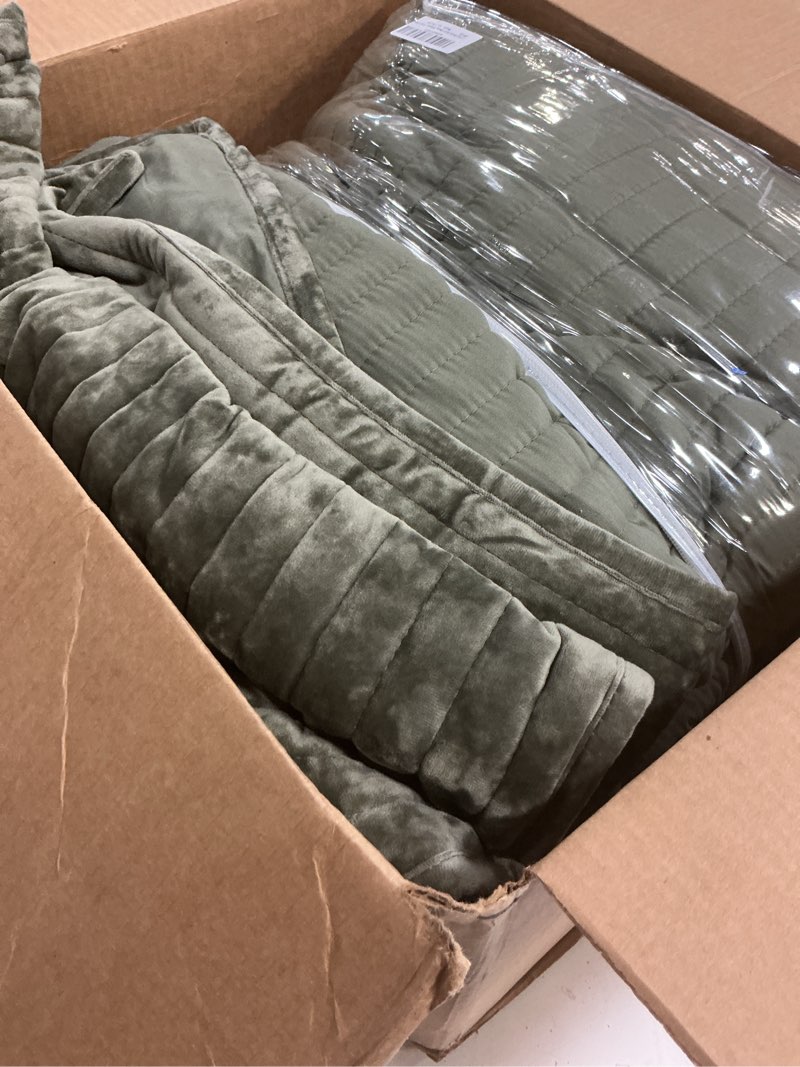 Condition photo showing Good Condition for 3 pieces luxurious velvet oversized king quilt bedding set 106x118 striped bedspread coverlet quilted set with 2 pillow shams 20x36 ultra soft comforter for all season, army green army green california king-106x118