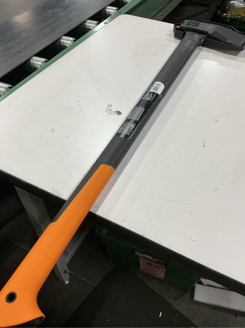 Condition photo showing As Is for Fiskars Super Splitting Axe with 36  Handle for Medium to Large Logs