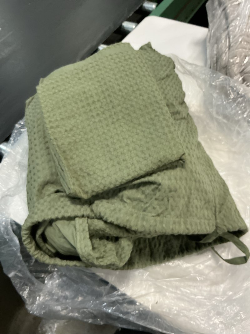Condition photo showing Good Condition for quince organic luxe honeycomb duvet cover set, king/cal king, olive