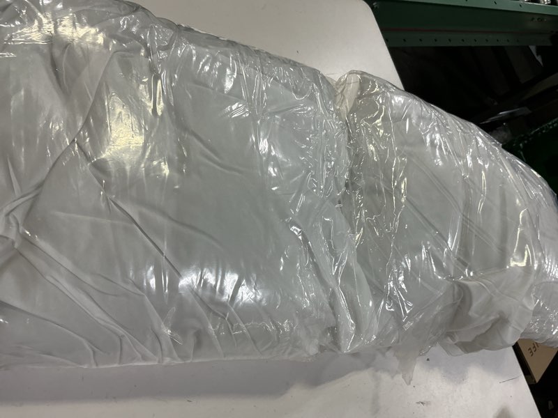 Condition photo showing Good Condition for Utopia Bedding 18x18 Pillow Inserts, Set of 2, White – Indoor Decorative Throw Pillows for Bed, Sofa & Couch – Soft, Supportive & Fluffy Cushion Inserts White 18x18 Inch