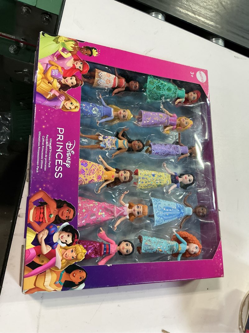 Condition photo showing New/Like New for mattel disney princess toys, ultimate princess pack with 12 small posable dolls in signature outfits, collectibles inspired by disney movies (amazon exclusive) 12-pack