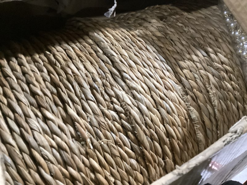 Condition photo showing Good Condition for 100 Pcs Cattail Round Woven Placemats Set, Cattail Placemats with Pearl Napkin Rings Boho Farmhouse Rustic Woven Chargers Natural Mat Bulk for Wedding Party, Dinner Table (13 Inch) 100 13 Inch
