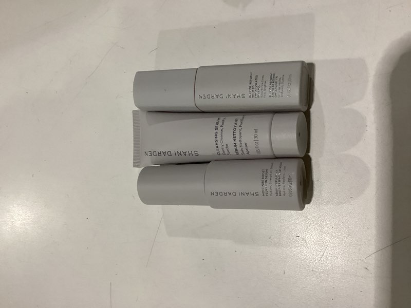 Condition photo showing Good Condition for shani darden smooth & glow skincare set, 3-step routine with cleansing serum 30ml, retinol reform 1% 10ml, moisture boost serum 10ml, hydrate, smooth, even skin tone, fragrance-free, vegan