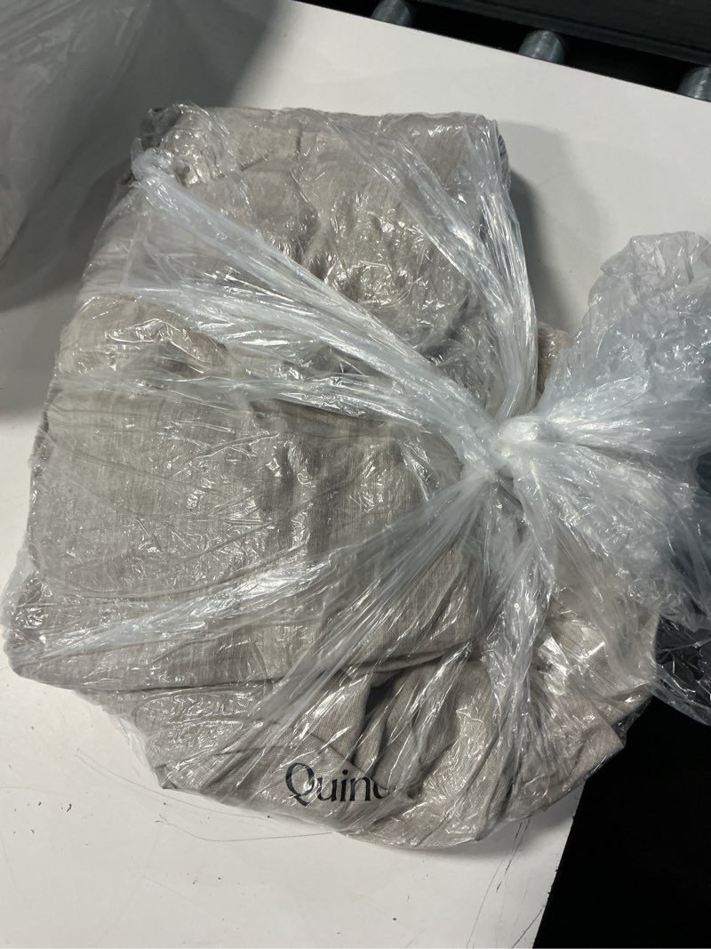 Condition photo showing Good Condition for european linen deluxe bedding bundle, king, natural chambray