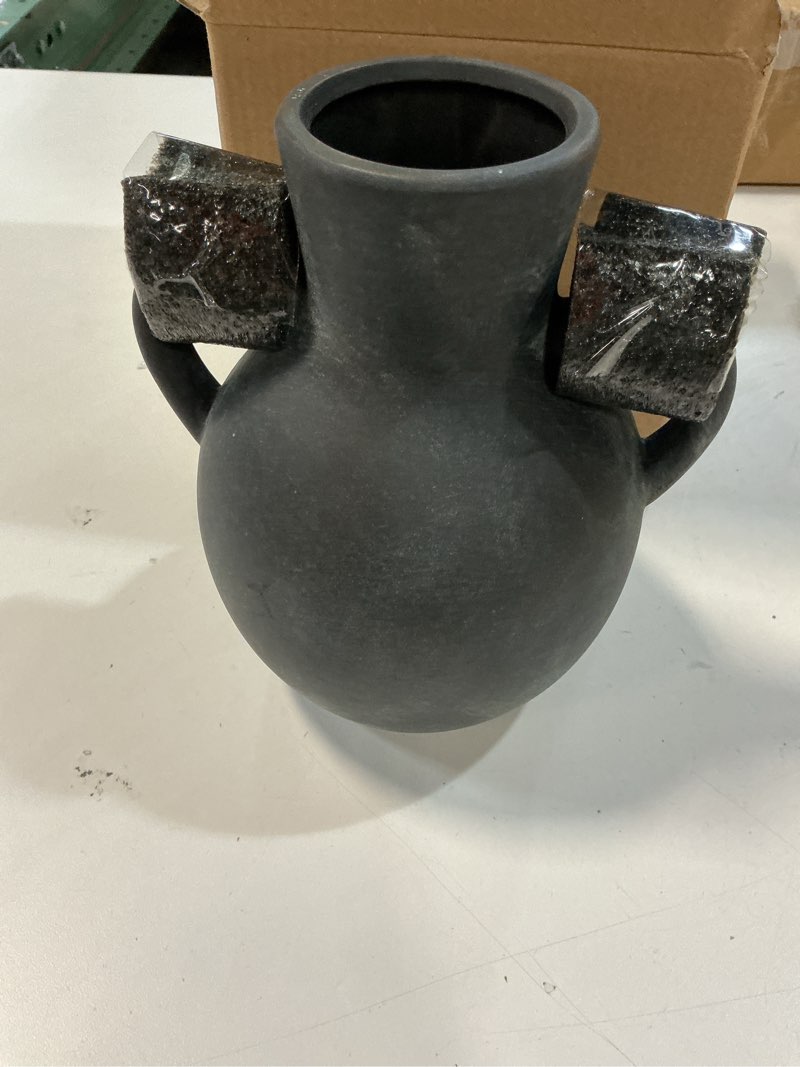 Condition photo showing New/Like New for SIDUCAL Rustic Ceramic Farmhouse Flower Vase with 2 Handles, Terracotta Vase, Decorative Pottery Flower for Home Decor, Table, Wedding, Living Room, Shelf Decor, 7.3 Inch, Black Bronze Black Bronze/Grey Blue