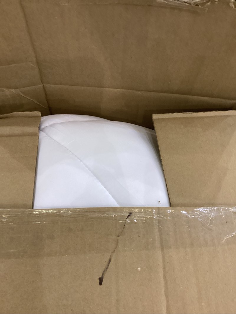 Condition photo showing New/Like New for Mattress Topper Full Size 2 inch Thick Down Alternative Quilted Mattress Cover Soft and Warm Mattress Pad for All Seasons White Full(54"*75"*2") Extra Soft