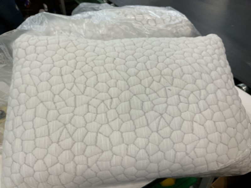 Condition photo showing Good Condition for supa modern 4 pack shredded memory foam pillows for sleeping pillow with adjustable loft hypoallergenic bed pillows for side and back sleepers removable