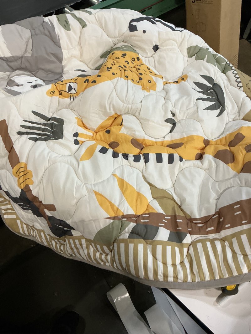 Condition photo showing Good Condition for momcozy baby play mat for floor, 50"x50" thickened playpen mat, playmate for baby tummy time, waterproof & non-slip, foldable outdoor mat with carrying handle, giraffe giraffe 50" x 50"