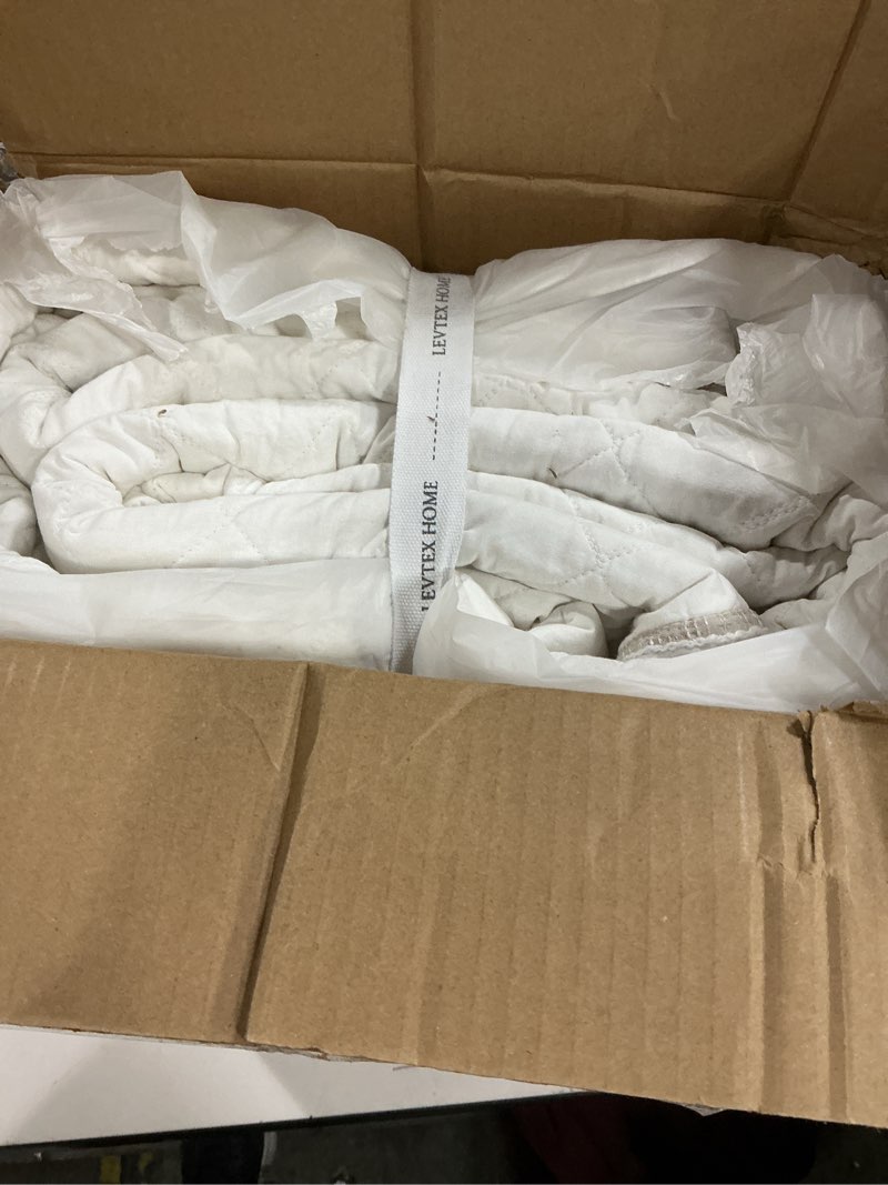 Condition photo showing Good Condition for Levtex Home Cross Stitch Reversible Full/Queen Quilt Set (88x92in) with 2 Pillow Shams (26x20in) - Stitch Texture - Cream - Cotton Full/Queen Size Quilt Bedding Set - Lightweight, Soft, Pre-Washed Quilt - Full/Queen Cream