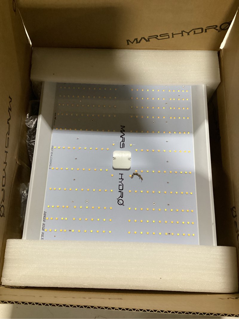 Condition photo showing Good Condition for MARS HYDRO TS1000 150W LED Grow Light for Indoor Plants, with Patented Reflector, 5 Levels Dimmable Lights Daisy Chain Full Spectrum Growing Lamps for Seedlings Veg Bloom in 2x2/3x3 Grow Tent 2.5x2.5 150w