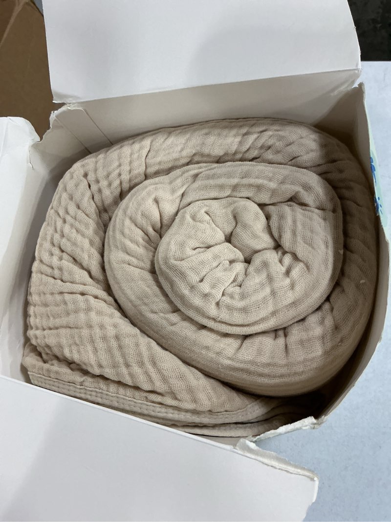 Condition photo showing Good Condition for yoofoss muslin blanket 100% organic cotton throw large 90" x 90" for bed couch summer gauze blanket for adults lightweight and breathable apricot white apricot white 90" x 90"