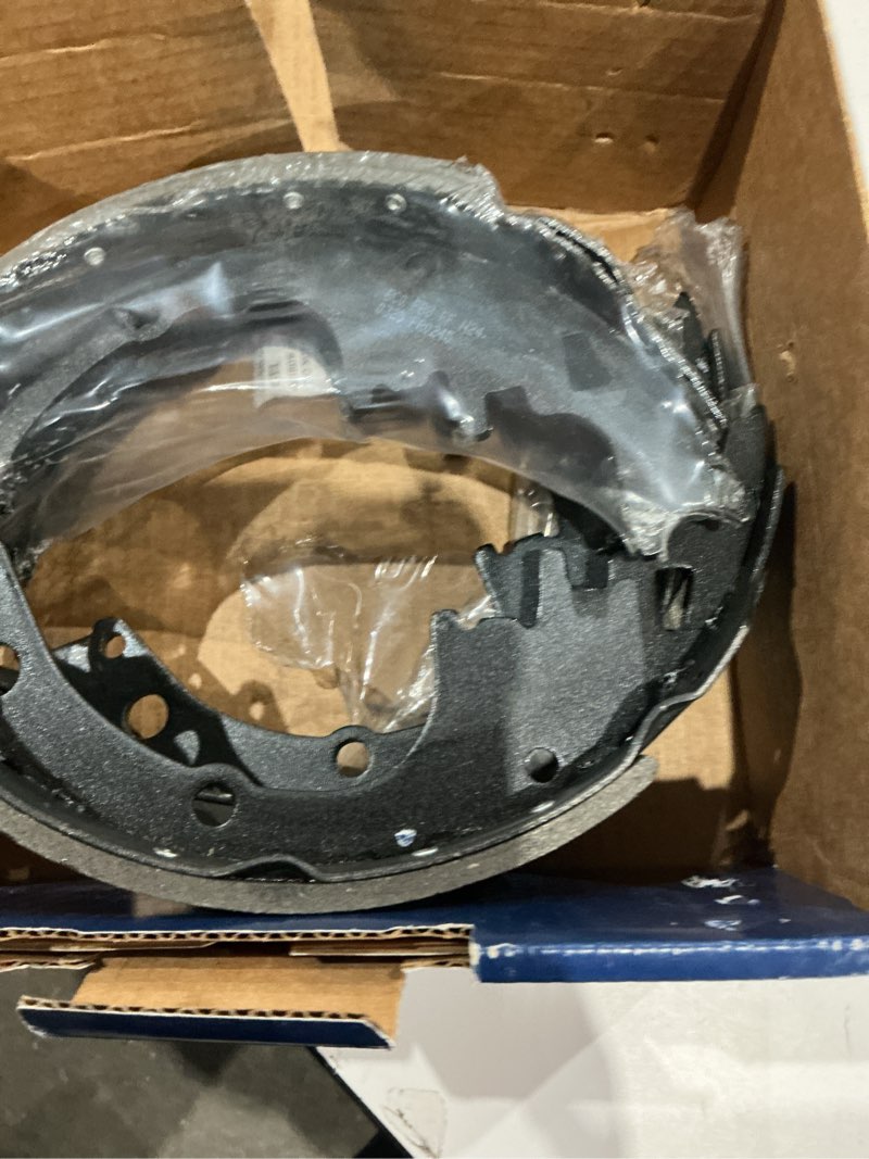 (Used)BOSCH BS245R Blue Drum Brake Shoe Set - Compatible With Select 1964-96 Buick, Chevrolet, GMC, Oldsmobile, Pontiac; Riveted; FRONT|REAR (Depending on Application)