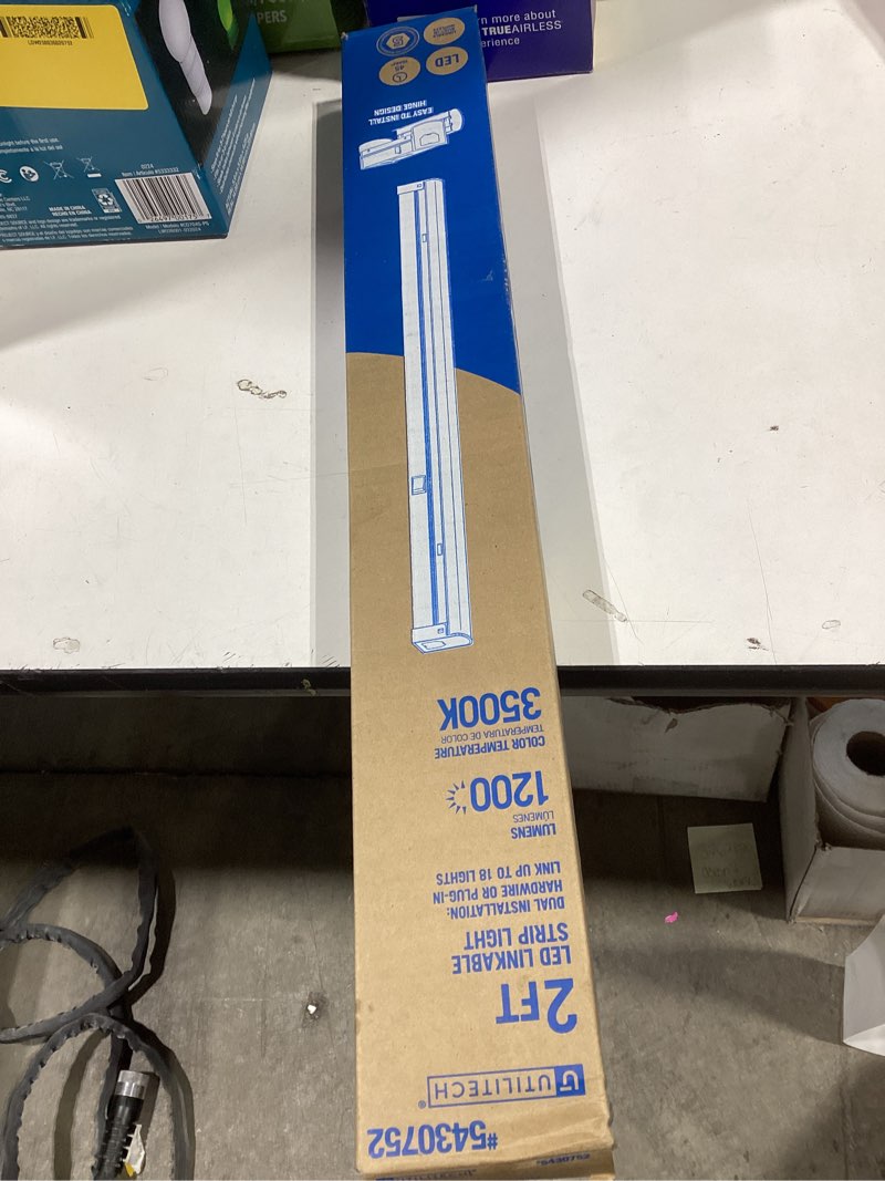 Condition photo showing Good Condition for utilitech 1-light bright white led strip light fixture