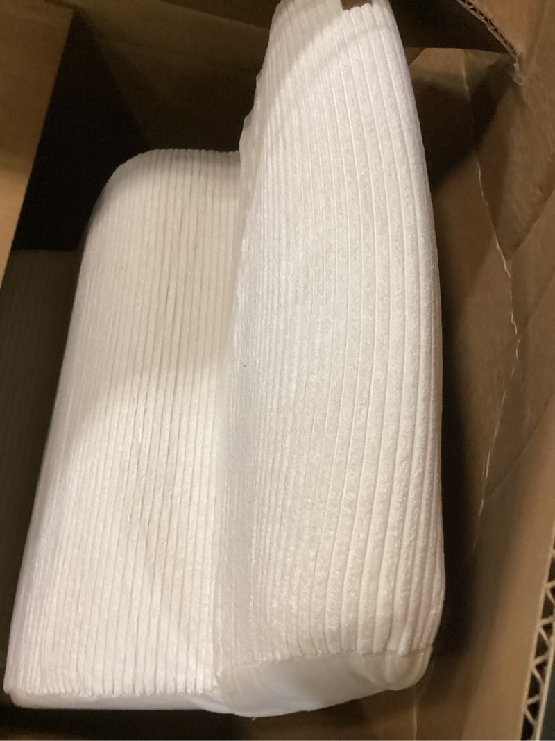 Condition photo showing Good Condition for lesure dog stairs for high bed pet steps ramp for small dogs with certipur-us certified foam with non-slip bottom, beige, 5 steps 5-step (h: 22.8in) beige