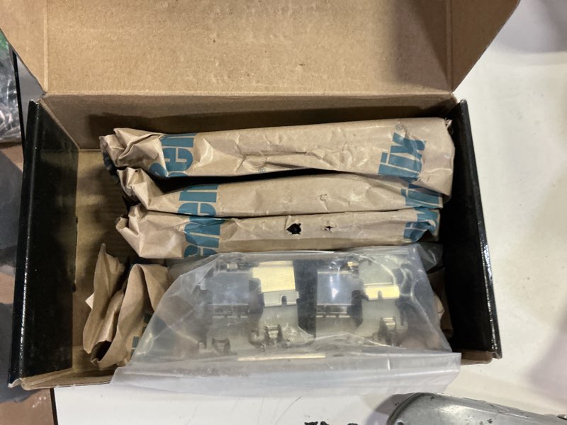 Condition photo showing New/Like New for Bendix Premium SBC1736 Ceramic Front Brake Pads for INFINITI Q50 2023-2014, Q60 2022-2016, QX50 2017-2016, QX50 2023-2019, QX55 2024-2022, Nissan Rogue 2020-2014, X-Trail 2015, X-Trail 2023-2017