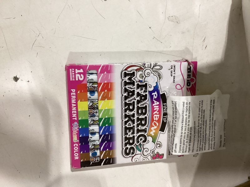 Condition photo showing New/Like New for fabric markers packof 12