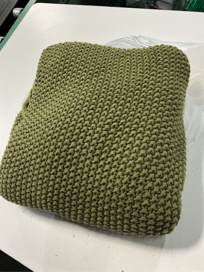 Condition photo showing Good Condition for cotton fisherman throw, 50x60, olive