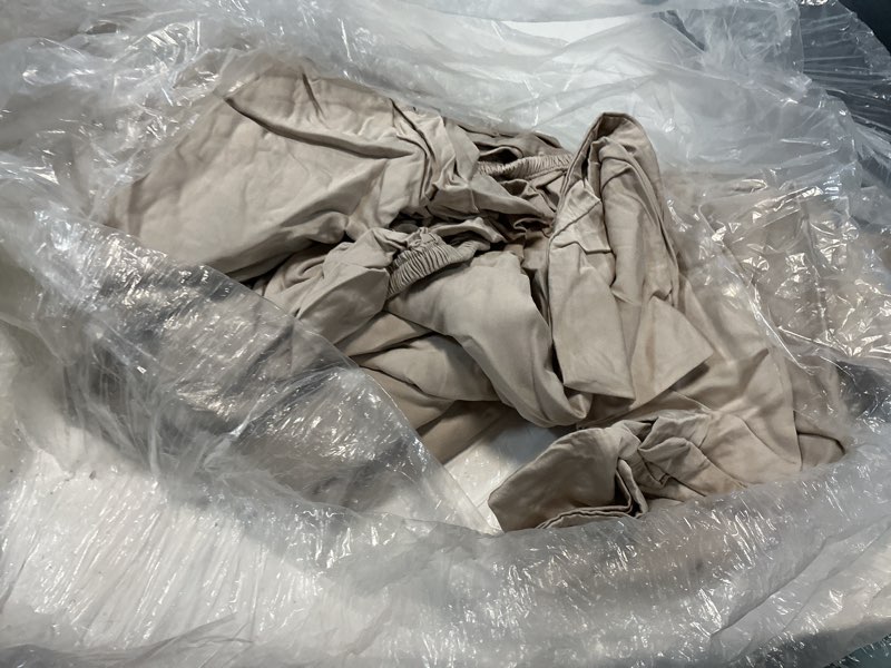 Condition photo showing As Is for quince bamboo sheet set, full, sand 3pcs