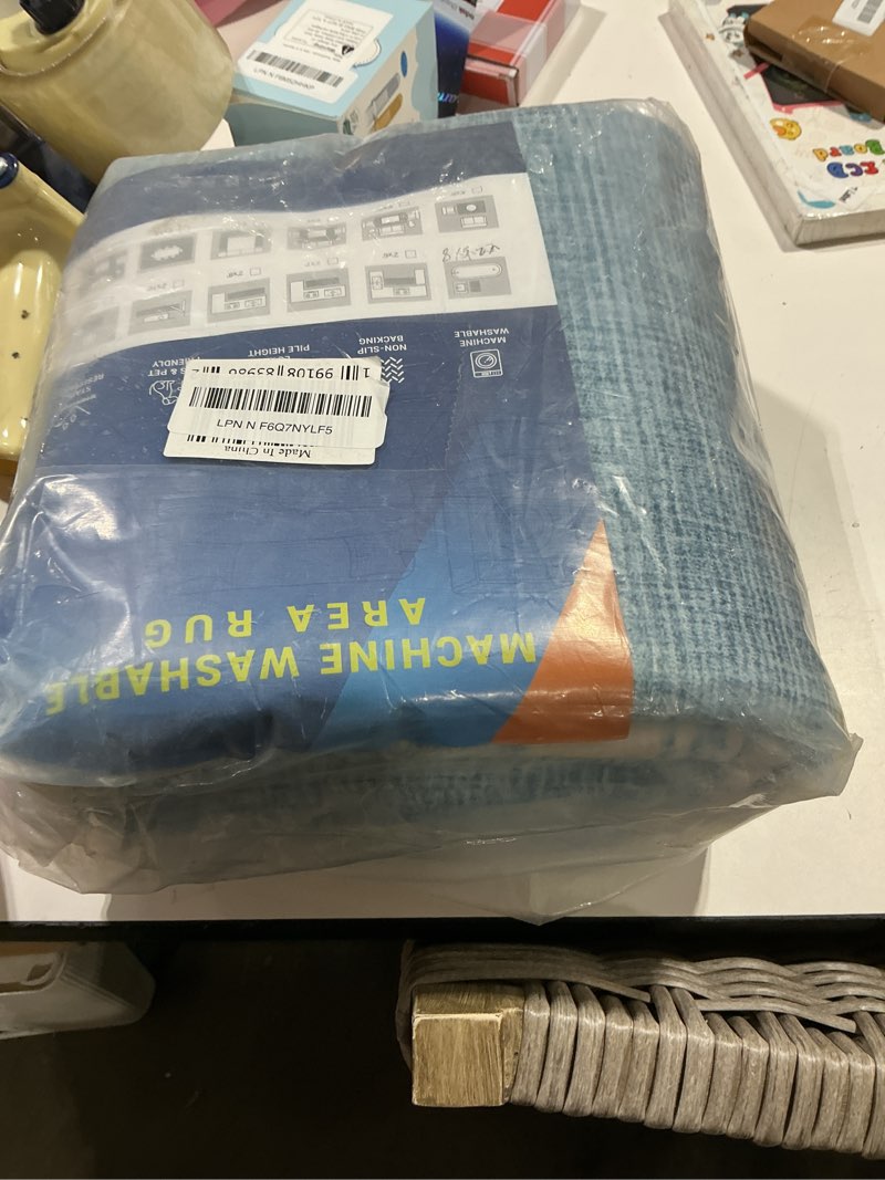 Condition photo showing Good Condition for garveehome 2.5x8 runner rug for hallway washable kitchen rugs non slip solid blue modern minimalism soft low-pile scalloped indoor carpet for entryway laundry room floor mats blue 2'6" x 8' (rectangular)