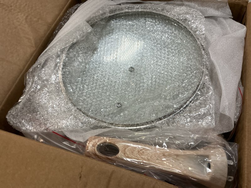 Condition photo showing Good Condition for 12 Pcs Pots and Pans Set, Nonstick Cookware Sets White Granite Induction Cookware, Non-toxic Healthy Non Stick Kitchen Cooking Set with Frying Pans Set, Saucepans,Steamer (PFAS, PFOA, PFOS Free) White 12 Pieces