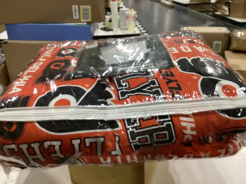 Condition photo showing New/Like New for FOCO Philadelphia Flyers NHL Team Color Bed in a Bag Comforter Bedding 5 Piece Set - Full