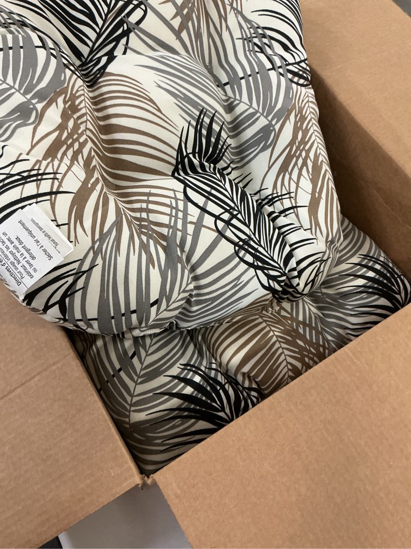 Condition photo showing Good Condition for Pillow Perfect Tropic Botanical Indoor/Outdoor Tufted Wicker Seat Cushion, 2 Count, 19" x 19", Black Setra Stone 19" x 19" Black Setra Stone
