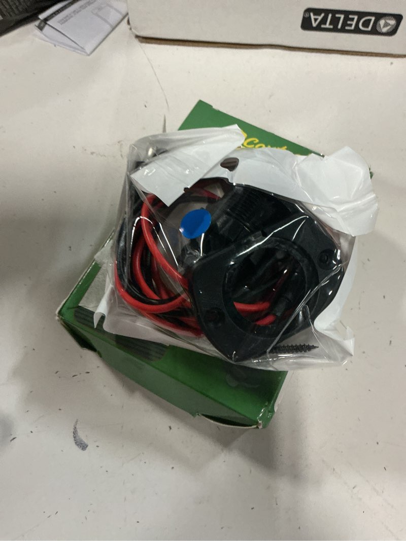 Condition photo showing New/Like New for yak power | dual usb-c and usb qc3.0 fast charging port with voltmeter | yp-ump48