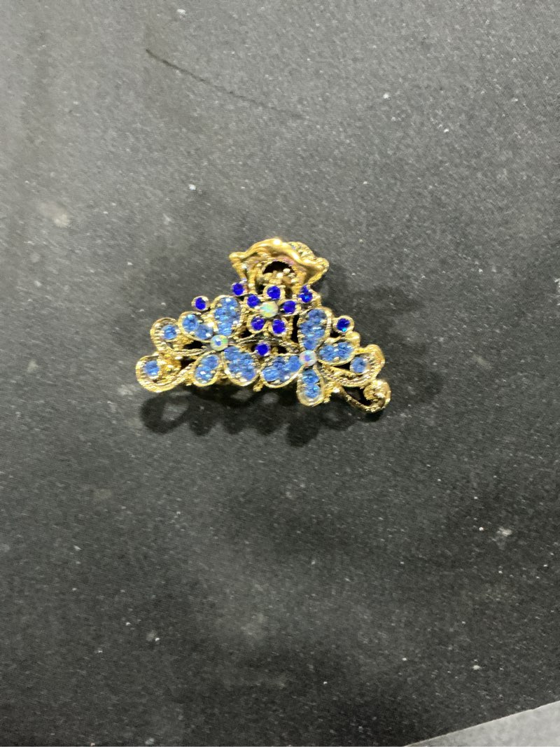 Condition photo showing New/Like New for (Similar to stock photo) MINACHI Bohemian Style Floral Hair Claws Hair Clip, Green Toned Alloy, Women's Hair Accessories Hair Claws R23-064