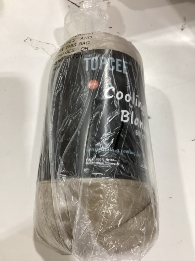 Condition photo showing Good Condition for topcee cooling throw blanket for hot sleepers,arc-chill q-max >0.5 cool fiber,100% oeko-tex certified lightweight summer cool blanket for travel/outdoor ultra cold breathable,50''x70'' coffee watercolor 50"×70"
