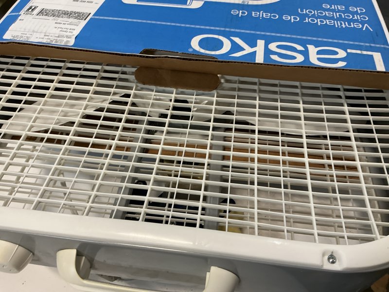 Condition photo showing Good Condition for lasko 21-3/4 in. h x 20 in. d 3 speed box fan