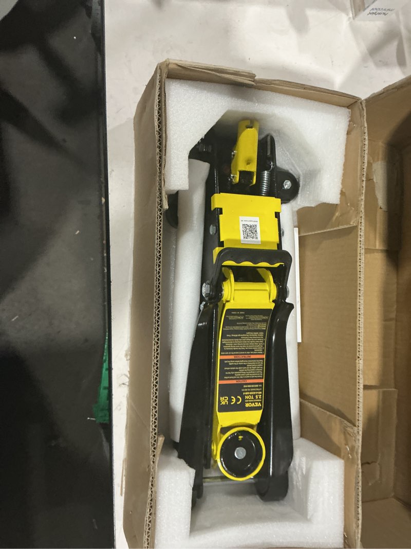 Condition photo showing Good Condition for vevor 2.5 ton low profile, heavy-duty steel racing floor jack with single piston lift pump, lifting range 3.35"-14.96" 2.5t