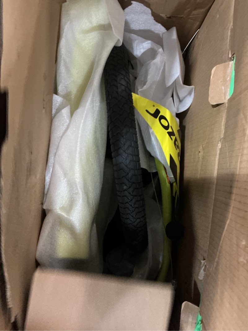 Condition photo showing Good Condition for razor dxt drift trike yellow, one size