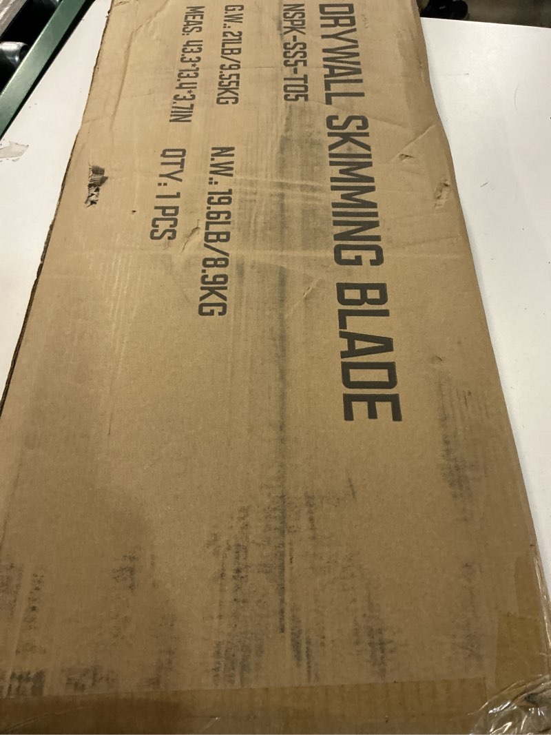 Condition photo showing New/Like New for professional drywall skimming blade kit (12", 16", 24", 32" & 40"), stainless steel wall finishing tools with extension pole, roller & putty knife, lightweight set with carrying case 12+16+24+32+40inch